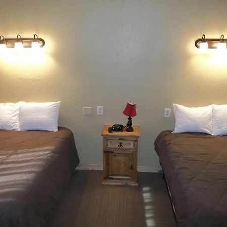 Knights Inn Pearsall Exterior foto