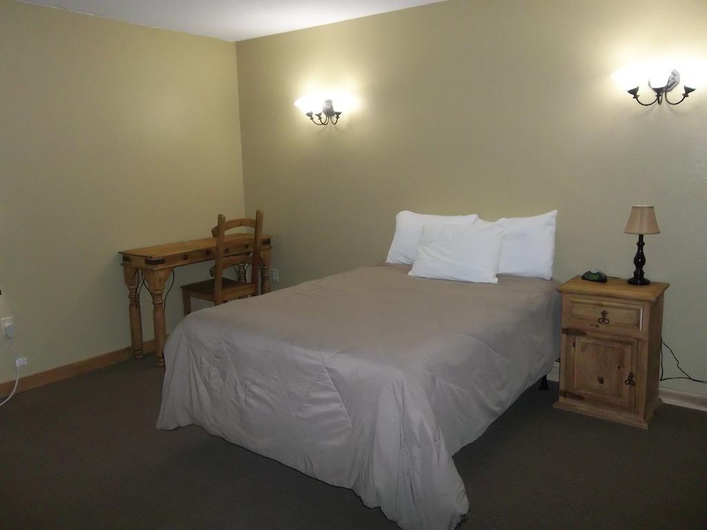 Knights Inn Pearsall Quarto foto