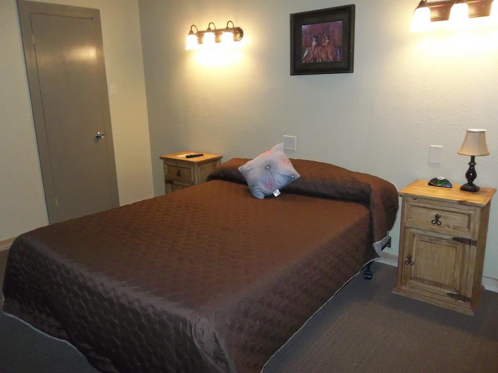 Knights Inn Pearsall Quarto foto