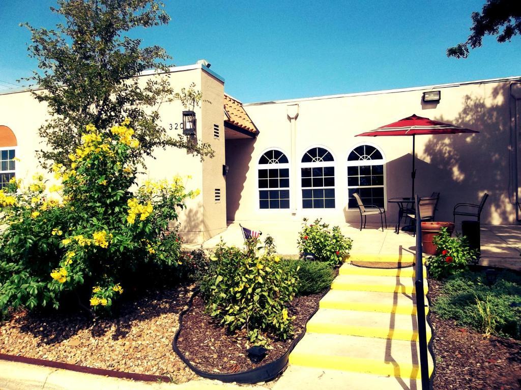 Knights Inn Pearsall Exterior foto
